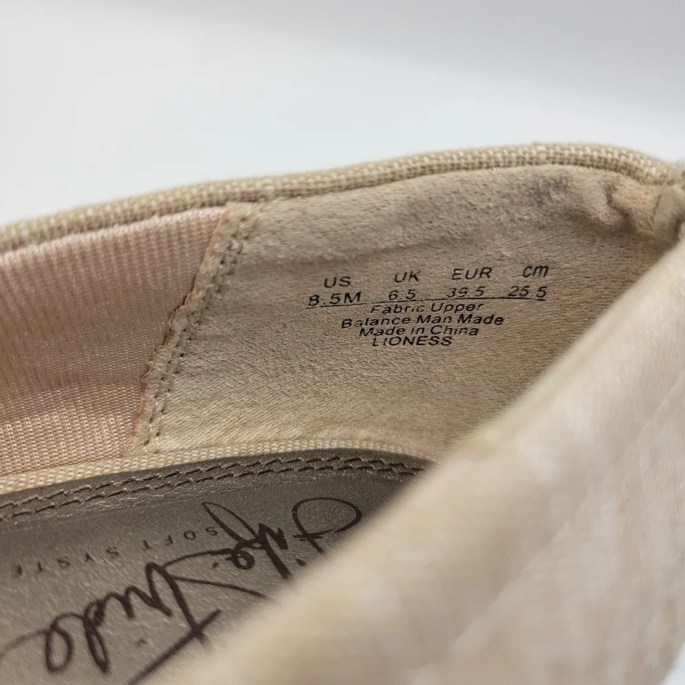 Lifestride Lioness Tan Canvas Espadrille Wedges Sz 8.5